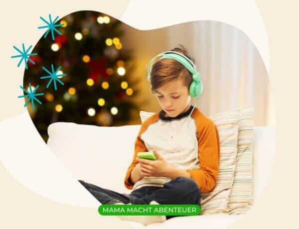 Podcasts fuer Kinder Junge hoert Musik